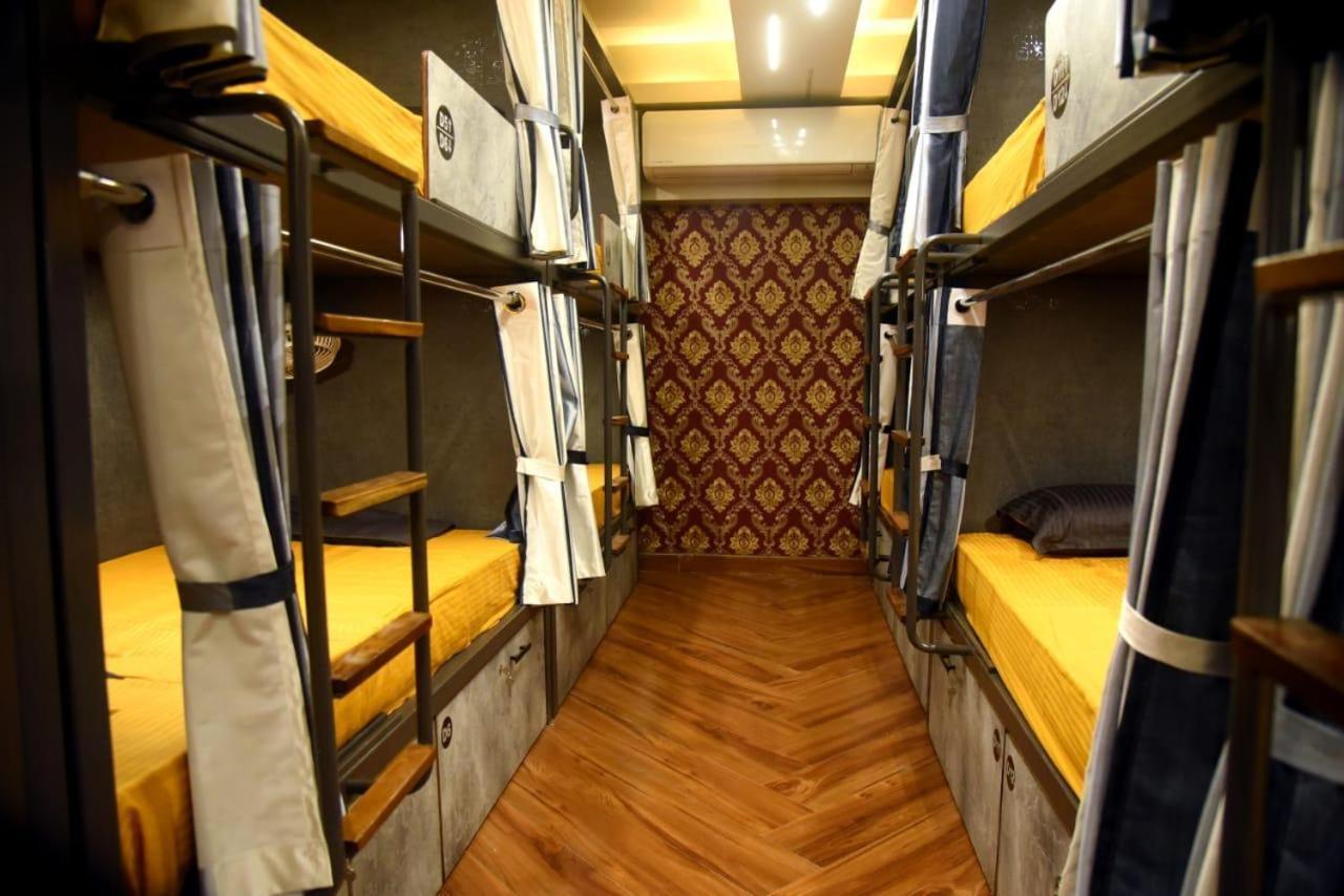 Albergue Charyana Lady Dorms Ahmedabad Exterior foto